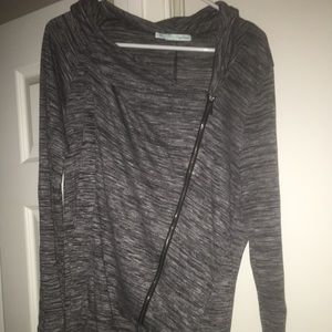 Gray fitted long sleeve shirt